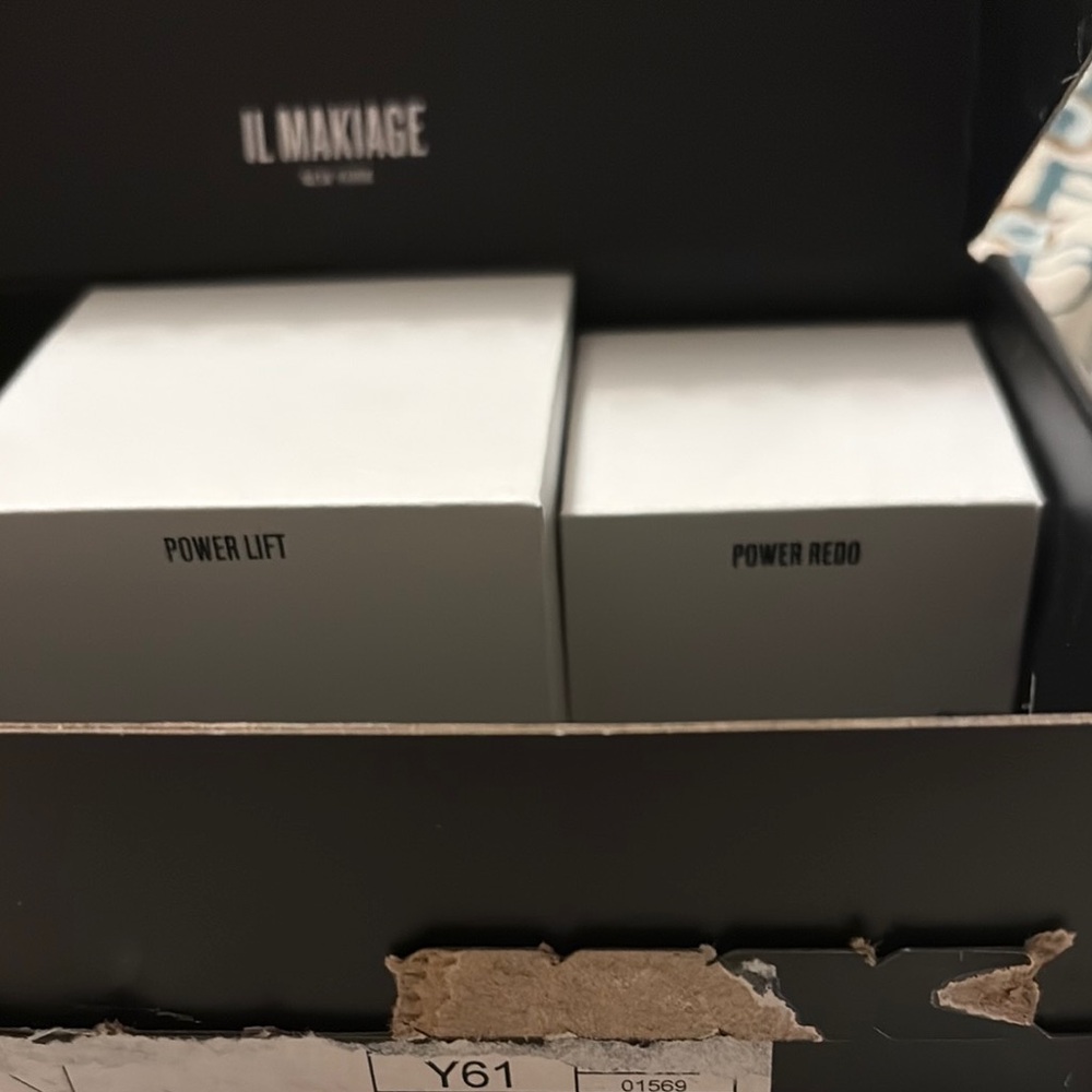 IL MAKIAGE Power Lift and Power Redo Set